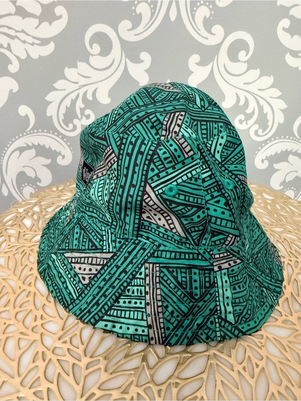 💫10/$25 • UV Skinz Reversible Teal Patterned Bucket Hat
